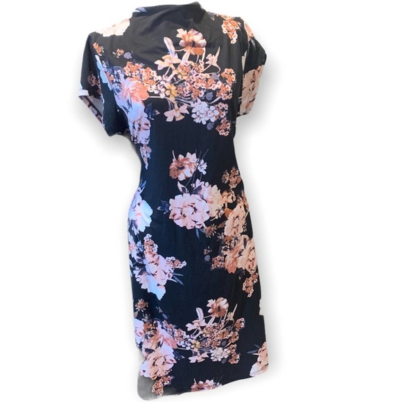 love chesley Dresses & Skirts - Love Chesley Floral Dress Knee Length 2X Black Light Pink Flowers